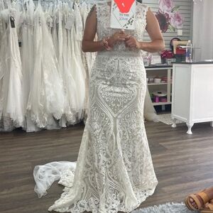 Elegant Lace Wedding Dress